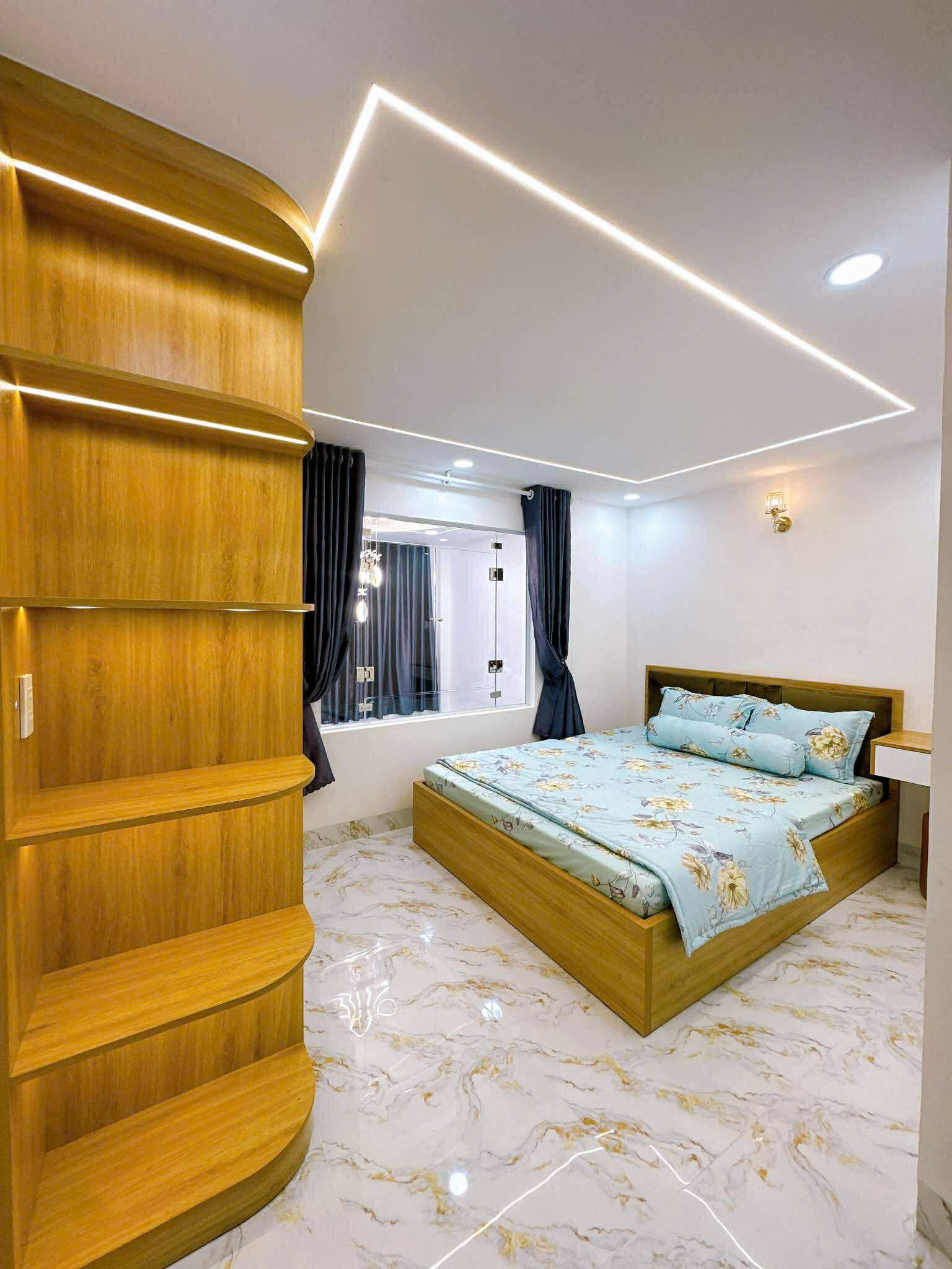 NHÀ ĐẸP 5 TẦNG FULL NỘI THẤT - TRƯỚC NHÀ 10m OTO QUAY ĐẦU - CÁCH 20M RA MẶT TIỀN 10