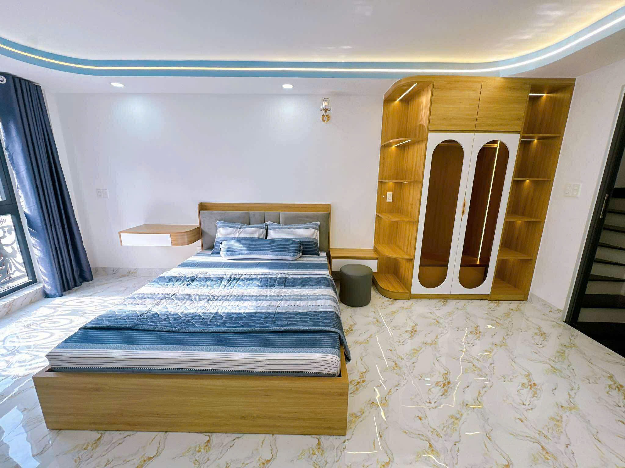 NHÀ ĐẸP 5 TẦNG FULL NỘI THẤT - TRƯỚC NHÀ 10m OTO QUAY ĐẦU - CÁCH 20M RA MẶT TIỀN 7