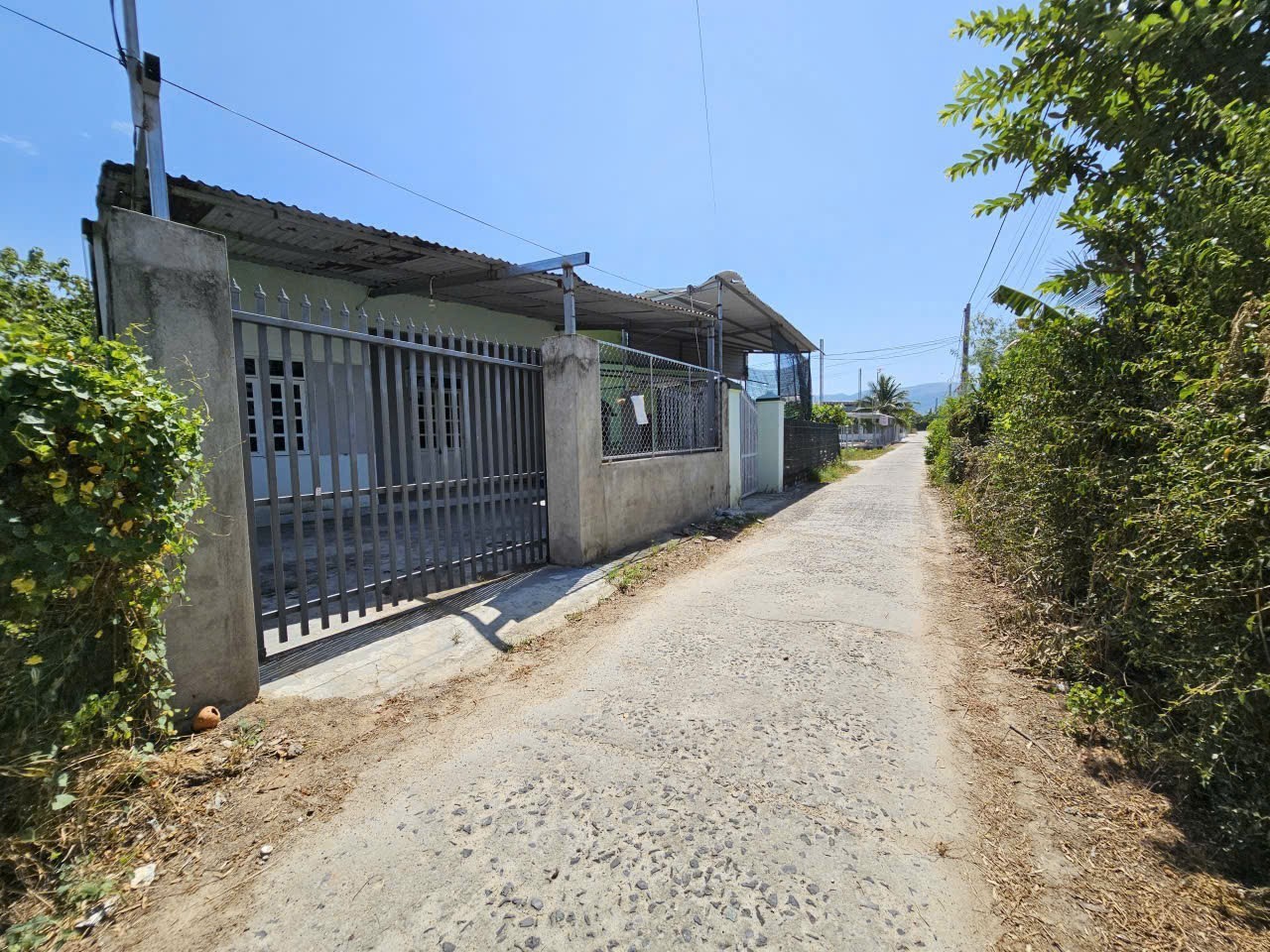 Bán nhà Suối Tiên giá rẻ gần nhà văn hoá thôn Gò Mè 2