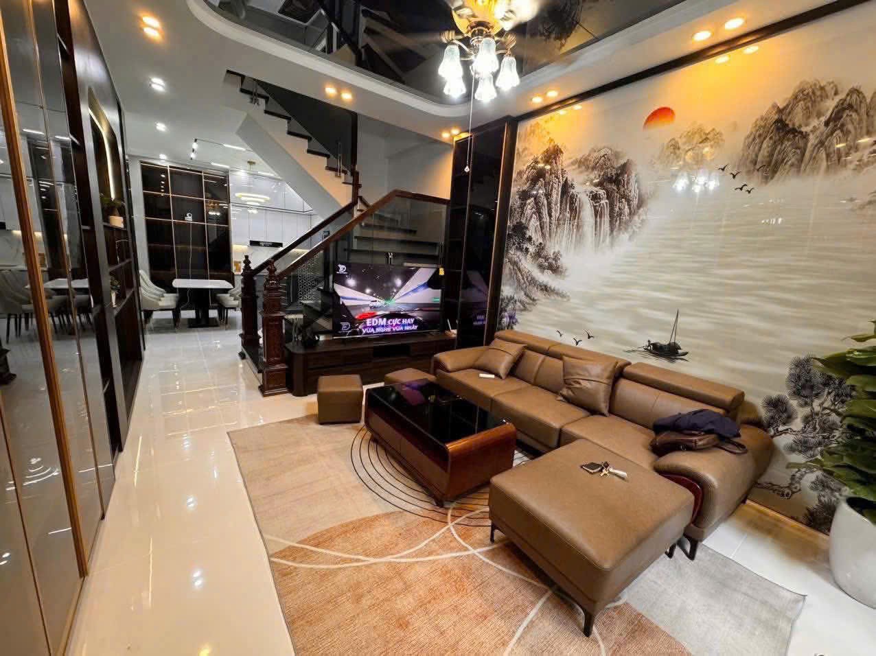 Tôi bán nhà mặt ngõ 806 Kim Giang cạnh KĐT Linh Đàm 36m2 chỉ 6.1 tỷ. LH 0989626116