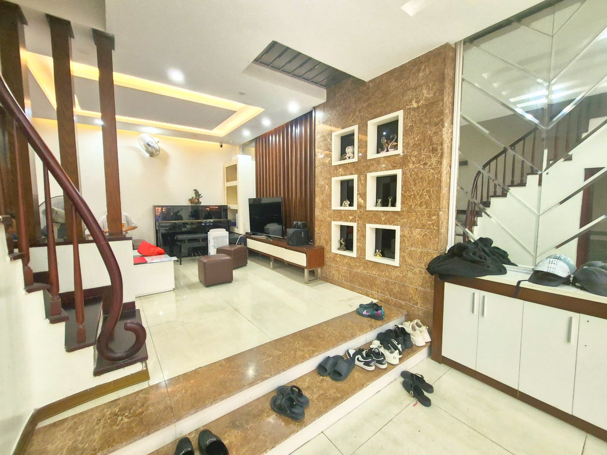 BÁN NHÀ THÁI HÀ ĐỐNG ĐA KINH DOANH - GA RA Ô TÔ - 50M 5 TẦNG 20 TỶ 2