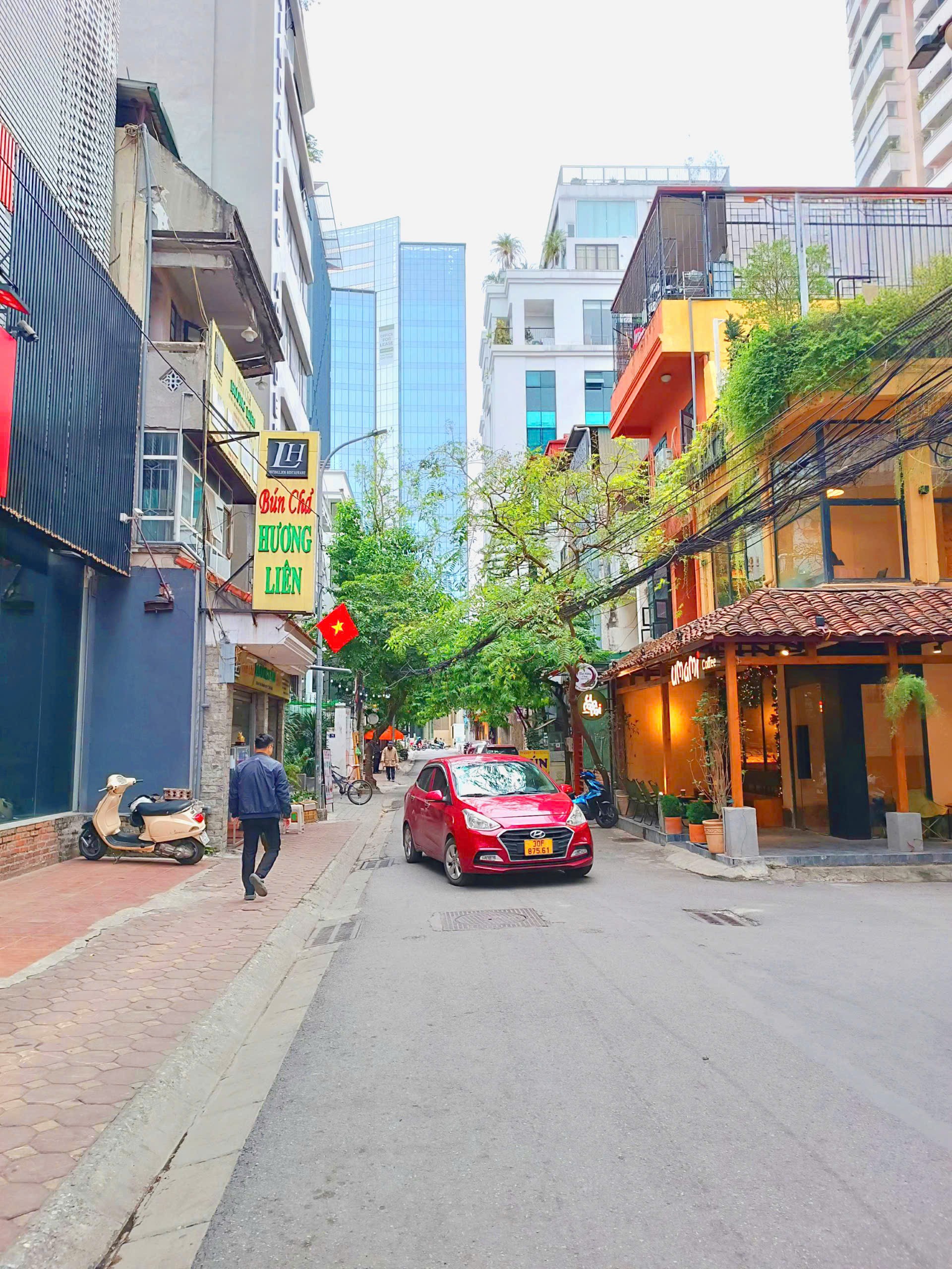 Bán nhà LÁNG HẠ – MẶT NGÕ Ô TÔ – THÔNG NGUYỄN CHÍ THANH – 51m² x 5T – Mặt tiền 4.2m – 18,8 tỷ 2
