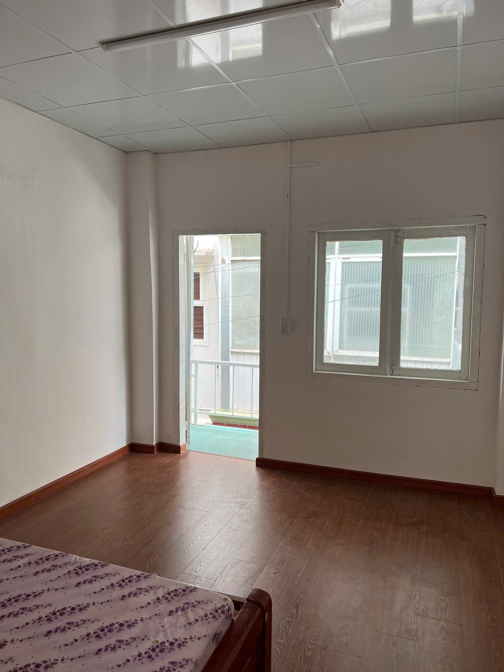 CẦN TIỀN BÁN GẤP NHÀ SRXD NGAY TRUNG TÂM GIÁ CHỈ 4,5 Tỷ 2