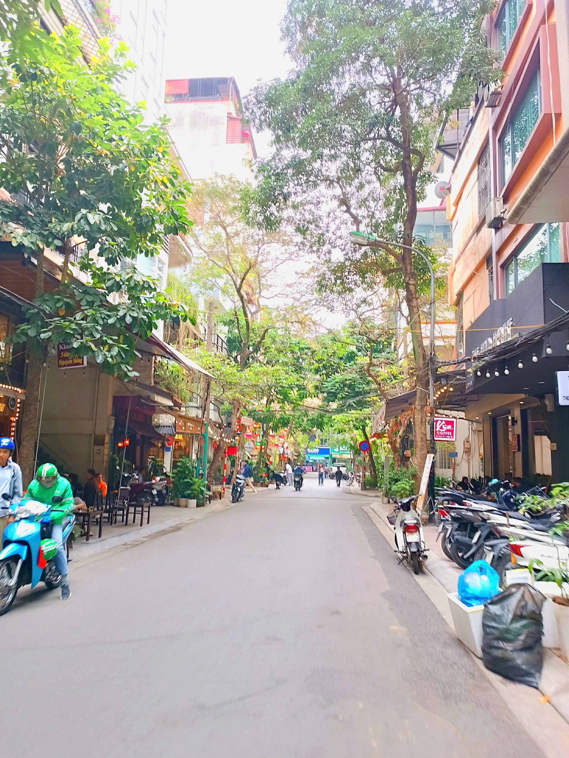 Bán nhà NGUYÊN HỒNG – VIEW SÂN CHƠI – VỈA HÈ – PHÂN LÔ BÀN CỜ – 50m² x 5T – 18 tỷ 3