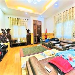 Bán nhà NGUYỄN CHÍ THANH – MẶT NGÕ Ô TÔ – CÁCH PHỐ 4 NHÀ – 54m² x 5T – Mặt tiền 4.5m – 18,3 tỷ 2