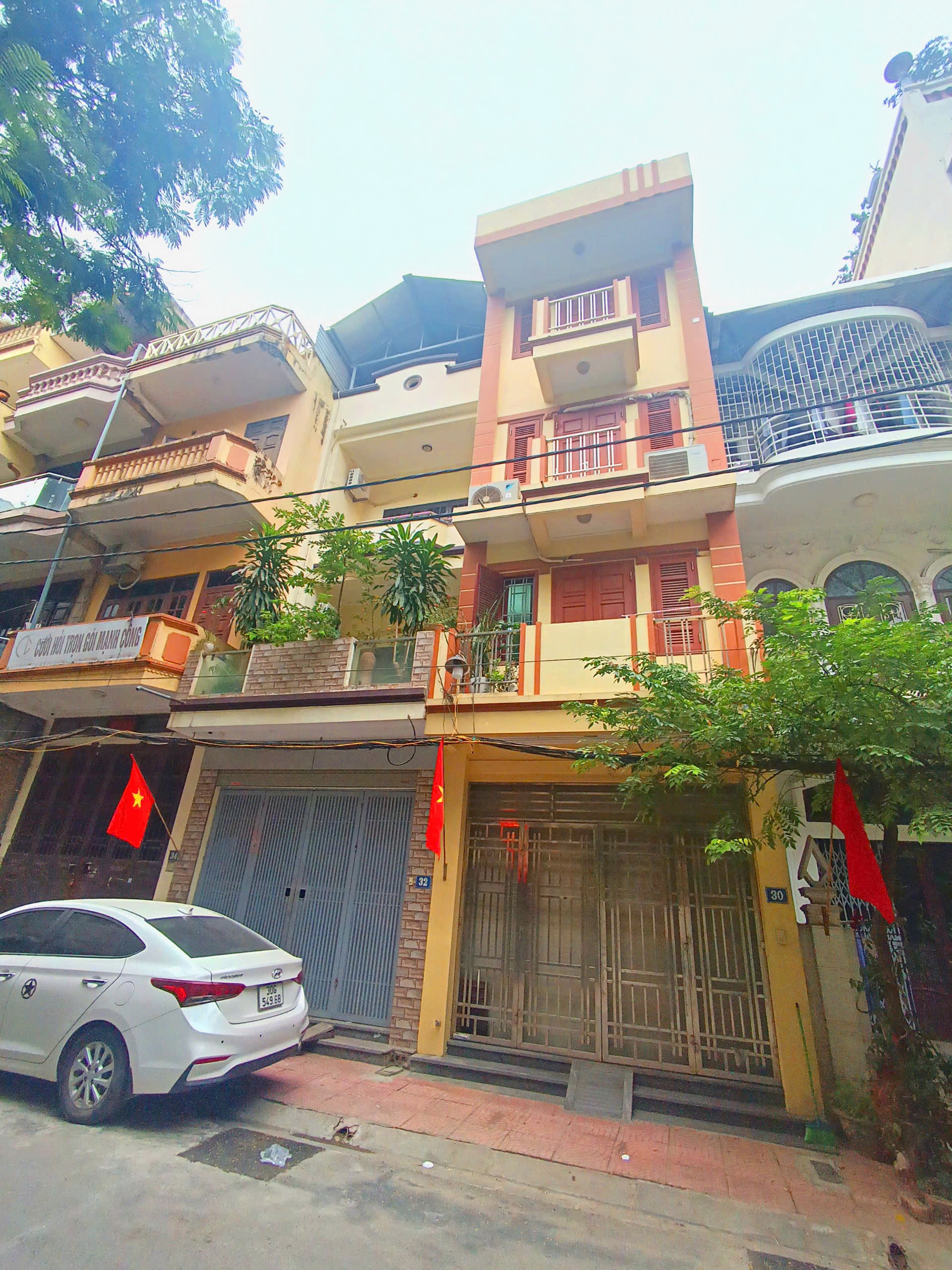 Bán nhà HOÀNG CẦU – NGÕ NÔNG – PHÍA QUẬN ỦY – Ô TÔ DỪNG ĐỖ – 52m² x 5T – Mặt tiền 4m – 18,6 tỷ