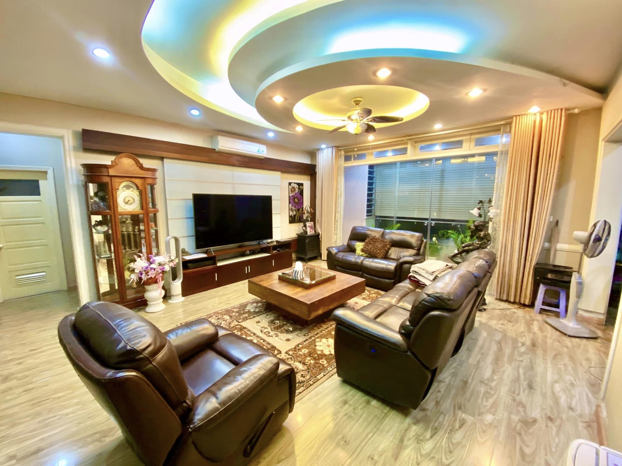 Bán nhà NGUYỄN CHÍ THANH – LÔ GÓC – 2 MẶT THOÁNG – MẶT TIỀN 5m – Ô TÔ TRÁNH – 55m² x 5T – 19 tỷ 2
