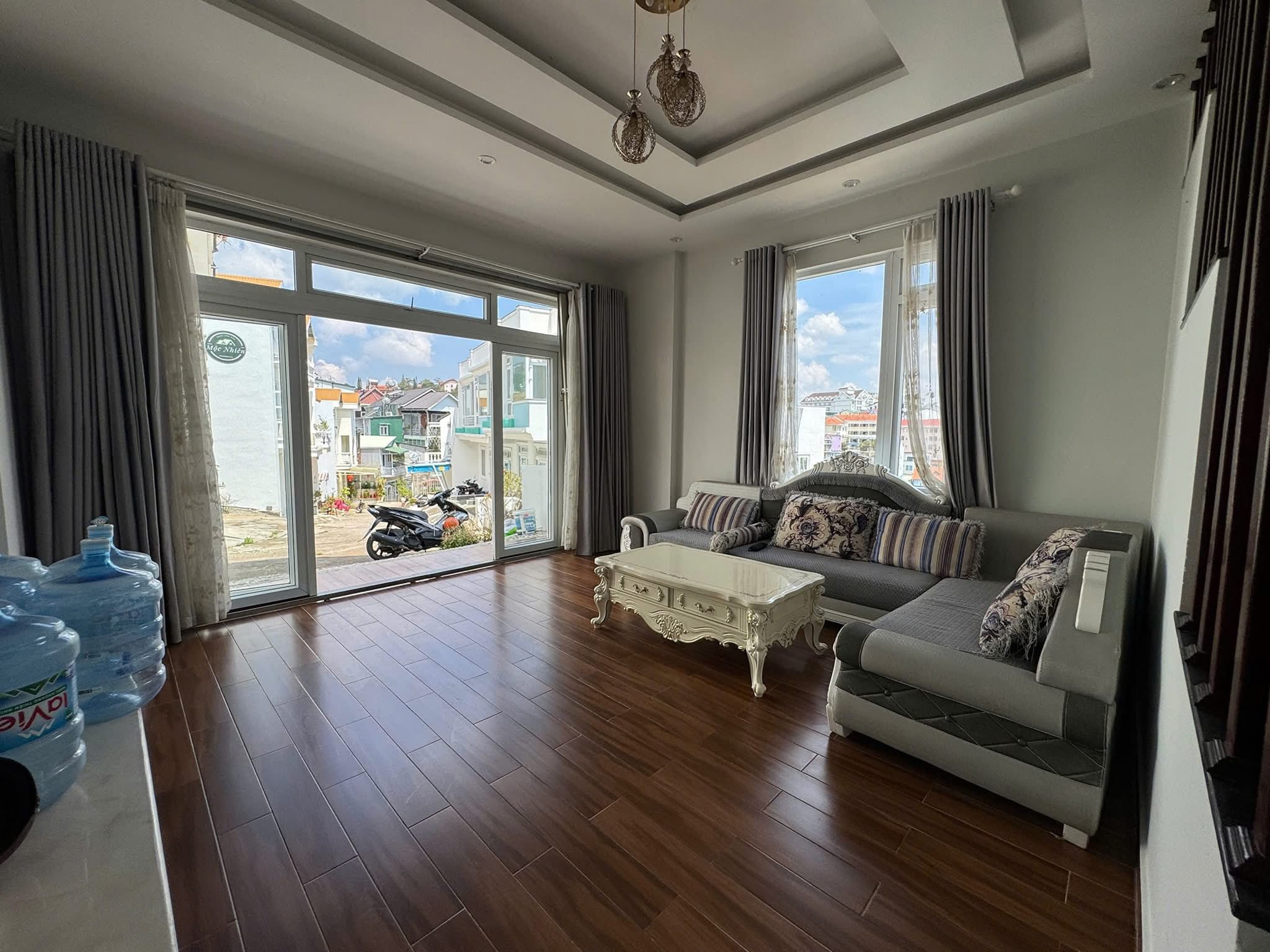 Hạ giá bán Bán gấp Nhà view đẹp đường Nguyễn Trung Trực, Đà Lạt giá chỉ 6.2 tỷ