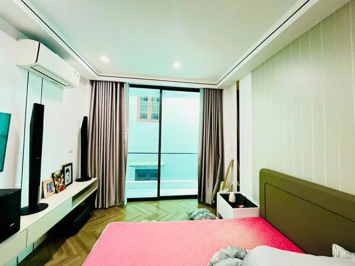 SIÊU VIP– PHÙNG CHÍ KIÊN, HOÀNG QUỐC VIỆT, CẦU GIẤY DT  45m² × 5 TẦNG - MT 4M – GIÁ CHỈ 11 TỶ 2