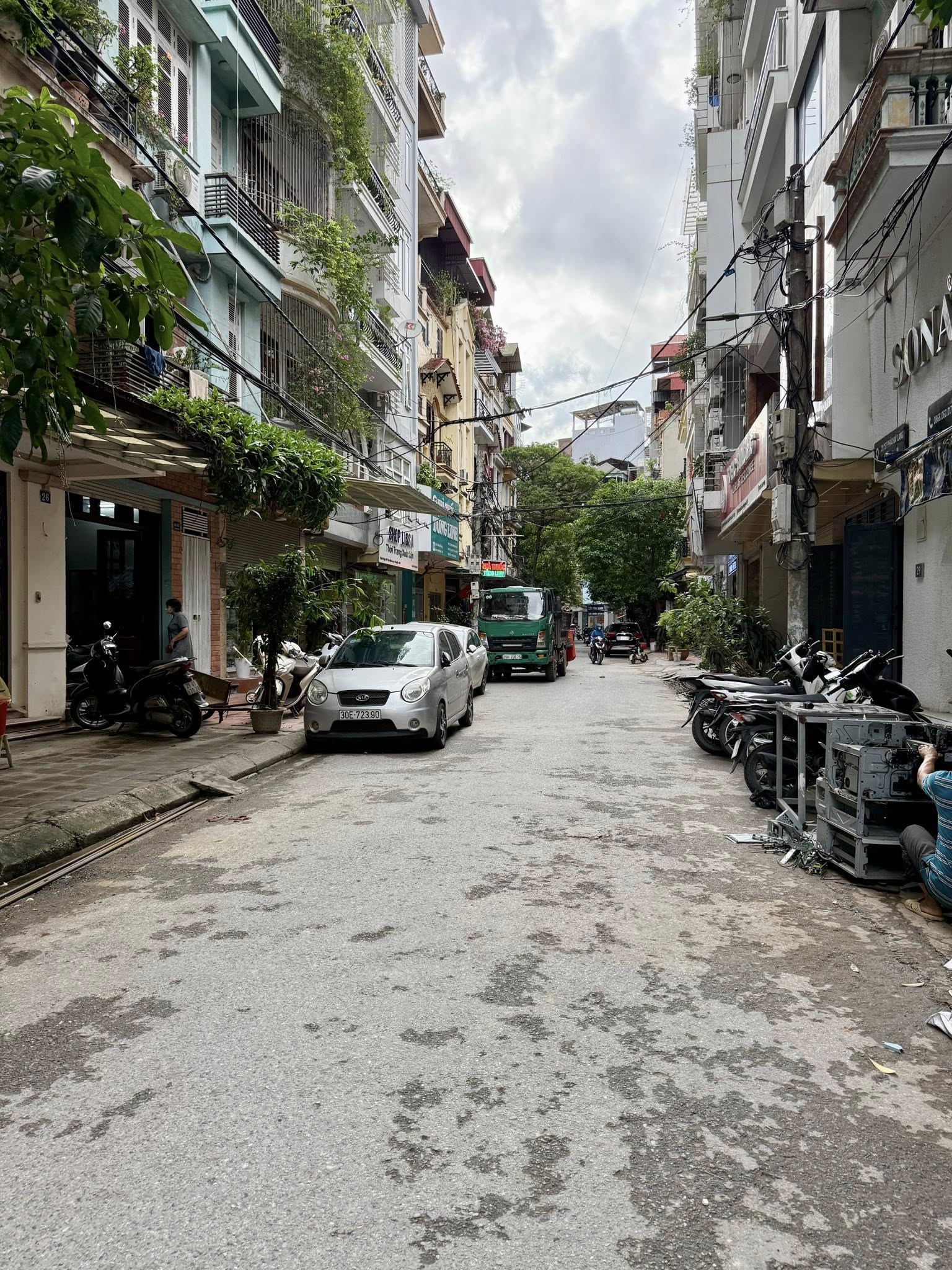 BÁN NHÀ TRUNG TÂM QUẬN ĐỐNG ĐA 7 TẦNG THANG MÁY KINH DOANH Ô TÔ TRÁNH 50M 23 TỶ 3