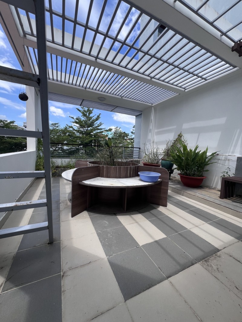 Bán gấp nhà Mặt tiền Đường số Phạm Hữu Lầu, Quận 7, 90m2 (5x18) 3 tầng, giá tốt 4