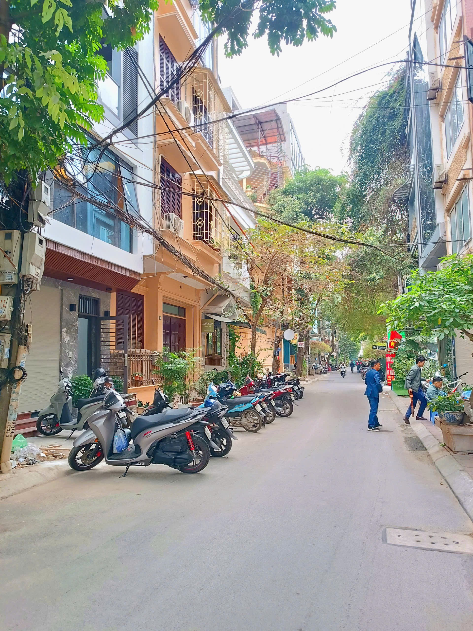 Phân lô cán bộ, ô tô đỗ cửa, mặt tiền 5m, gần vườn hoa phố Hoàng Cầu 62m² x 5T – 21,7 tỷ