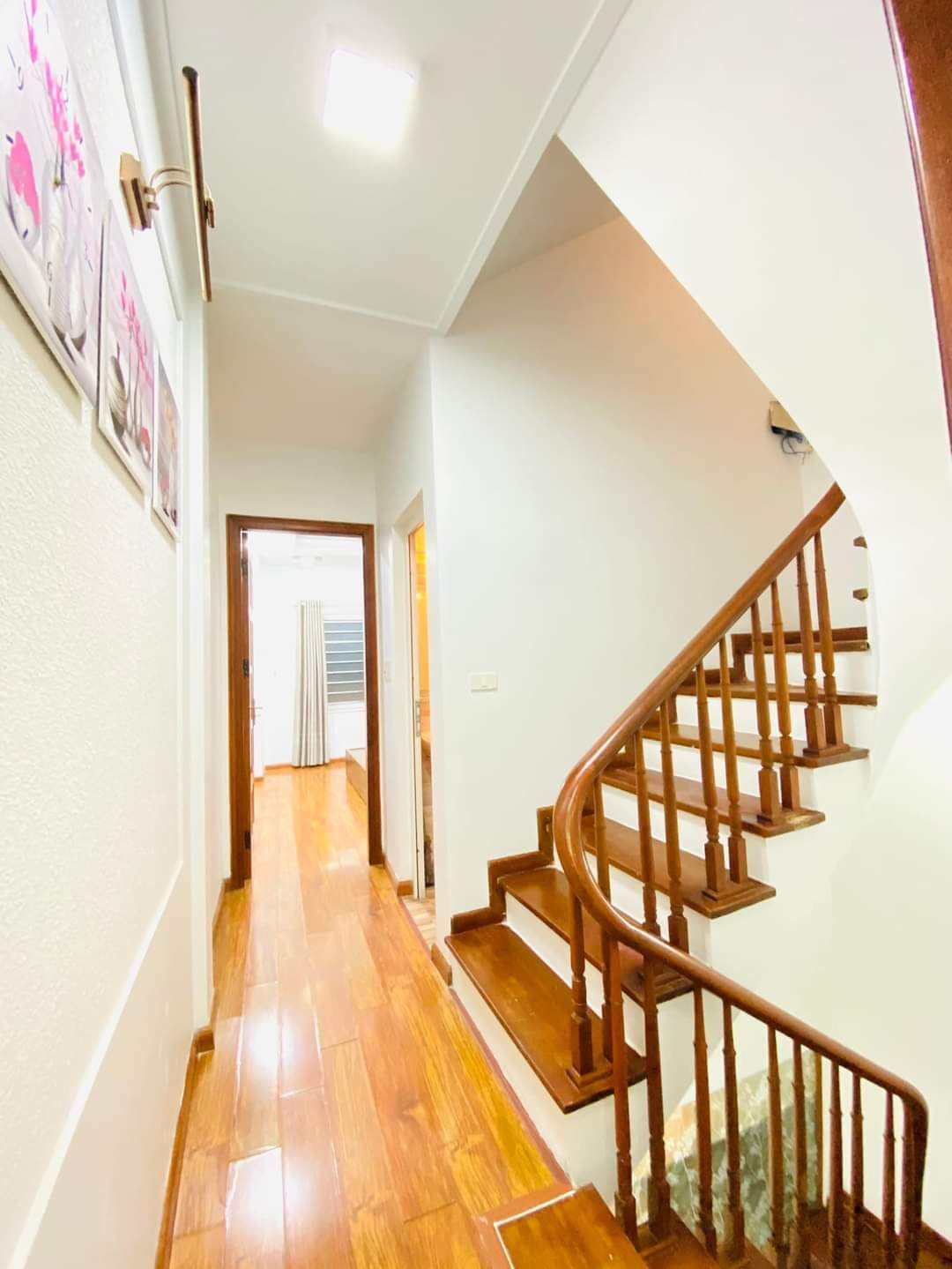 Bán nhà đường Cầu Giấy, Gần oto, Ngõ thông, 2 thoáng, 40m2, Chỉ nhỉnh 8 tỷ 4