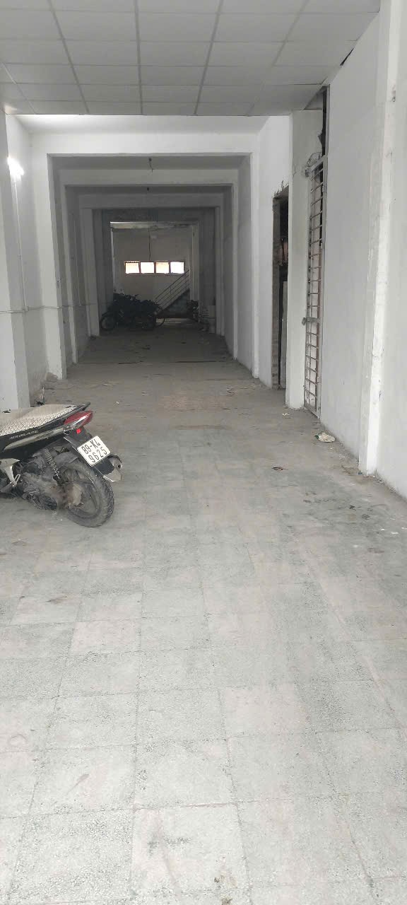 Cho Thuê nhà mặt phố Giải Phóng, Hoàng Mai 400m x 3T giá 75tr, làm CHDV, KD mọi mô hình 3