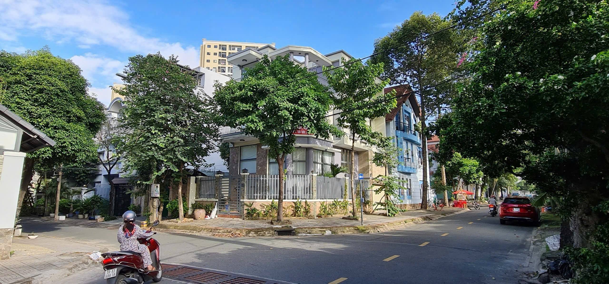 Cho thuê Biệt thự đường 25, Phường Hiệp Bình Chánh, Diện tích 300m², Giá 30 Triệu/tháng