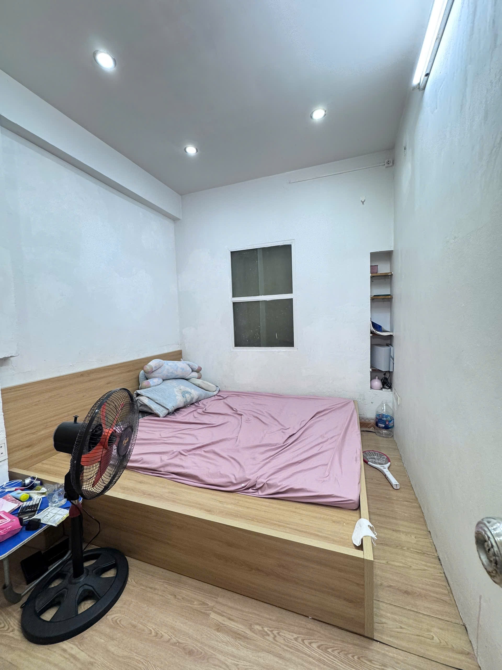 Bán nhà tập thể đại học Thương Mại Hồ Tùng Mậu - Cầu Giấy 50m, 2 ngủ giá 1.690 tỷ 2
