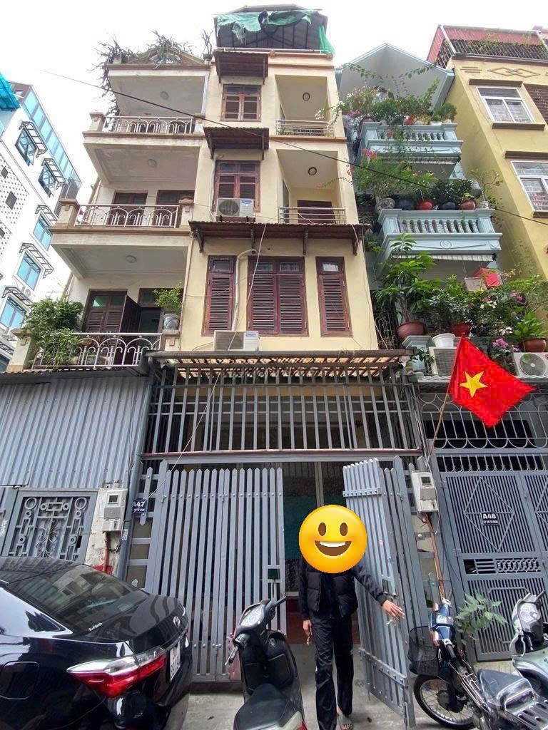 Cho thuê nhà TW đoàn Quan Hoa, Cầu Giấy 45M X 5T, 5PN4VS giá 17TR, ô tô đỗ cửa