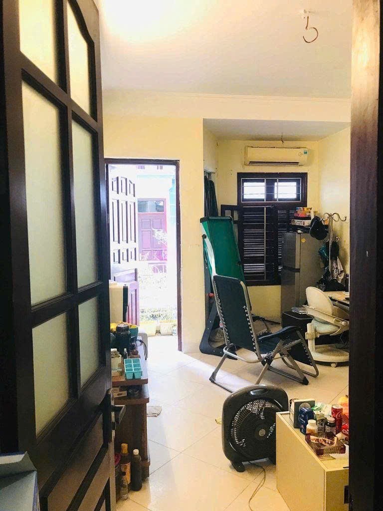 Cho thuê nhà TW đoàn Quan Hoa, Cầu Giấy 45M X 5T, 5PN4VS giá 17TR, ô tô đỗ cửa 3