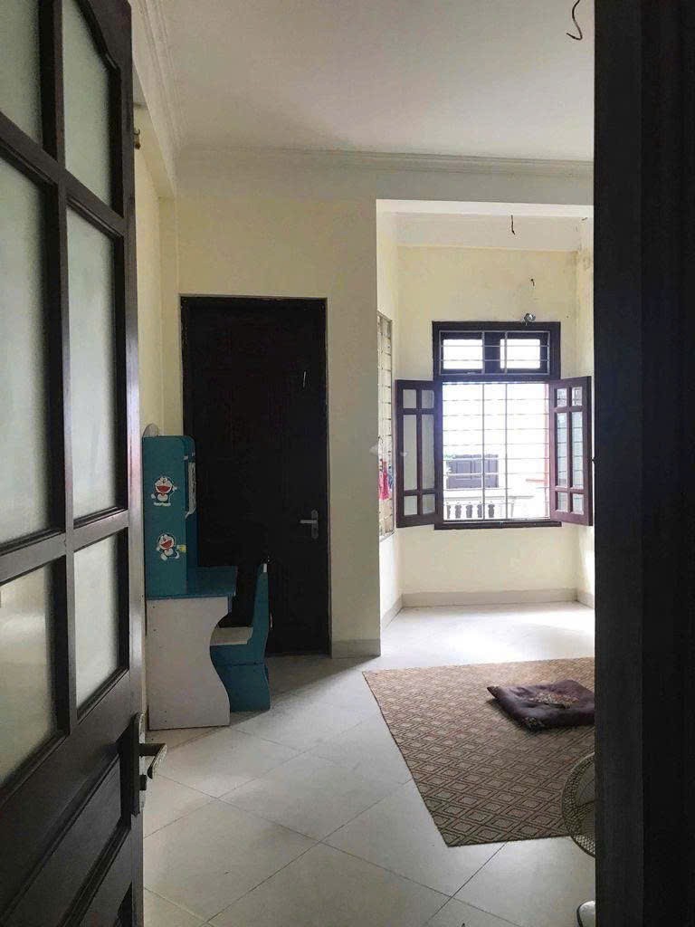 Cho thuê nhà TW đoàn Quan Hoa, Cầu Giấy 45M X 5T, 5PN4VS giá 17TR, ô tô đỗ cửa 4