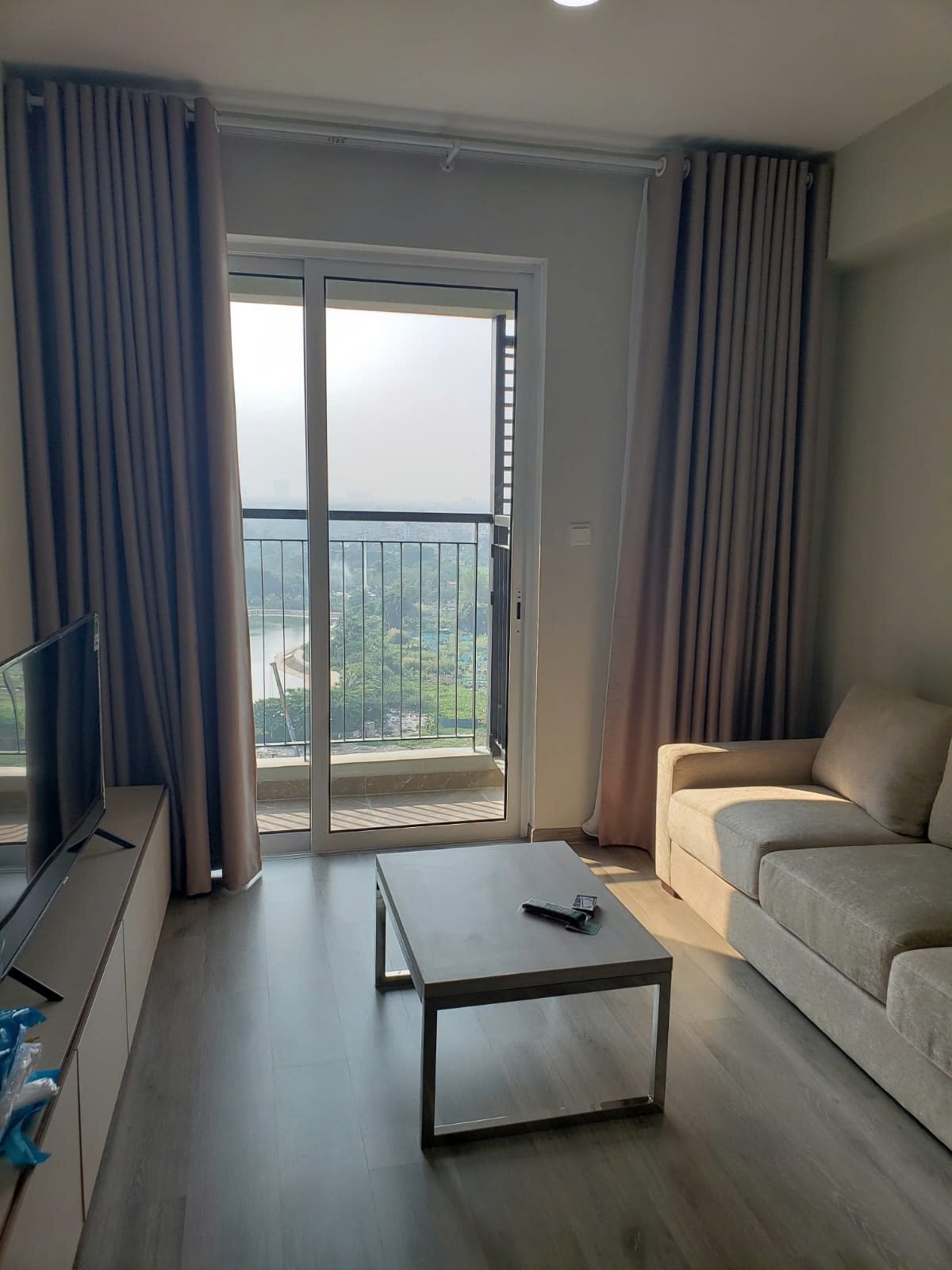 Bán căn 2PN SEASONS AVENUE – Full đồ đẹp giá chỉ 6.2 tỷ 2