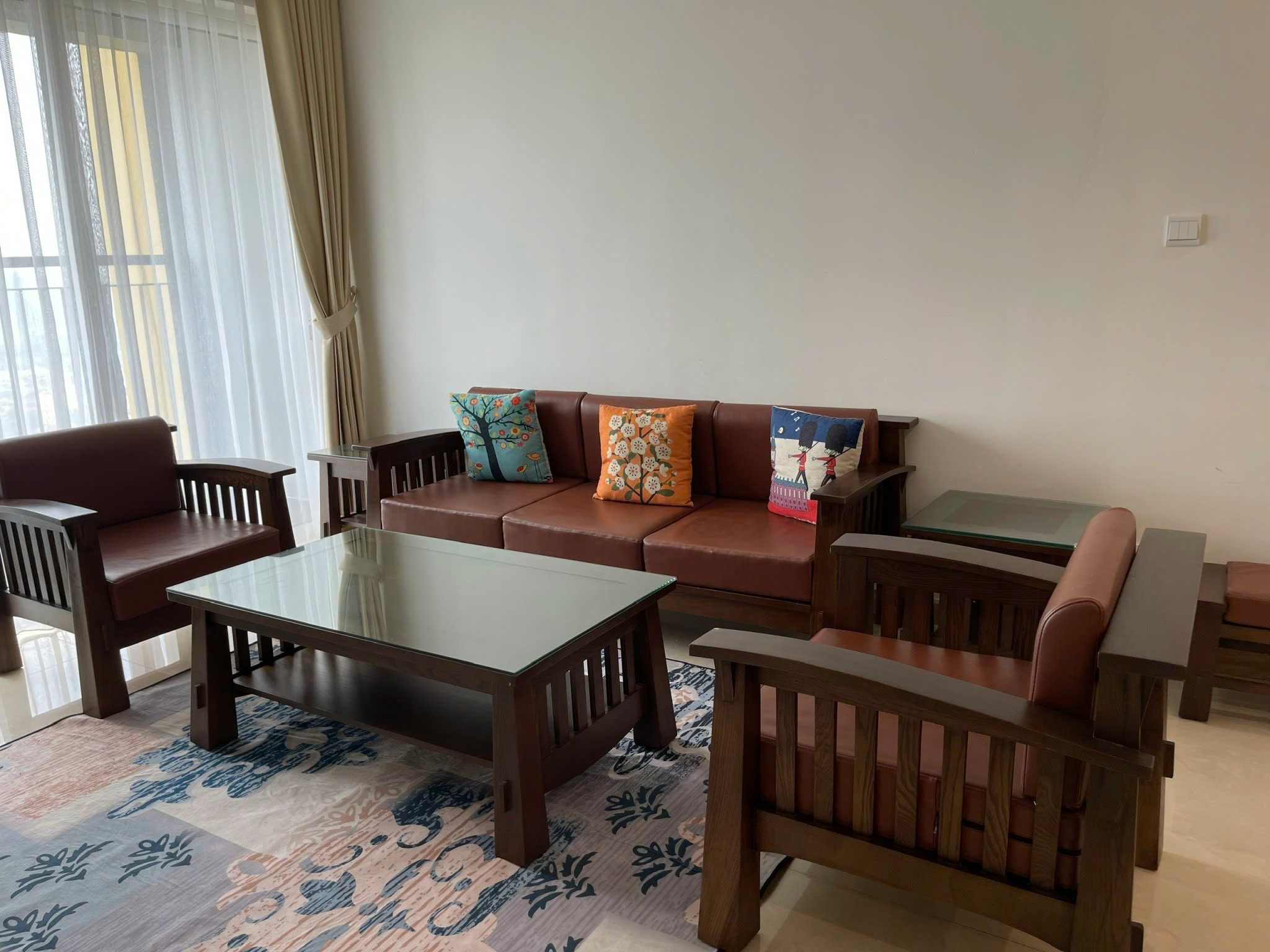 Bán căn 3PN tầng trung Seasons Avenue 117m2 full đồ giá tốt