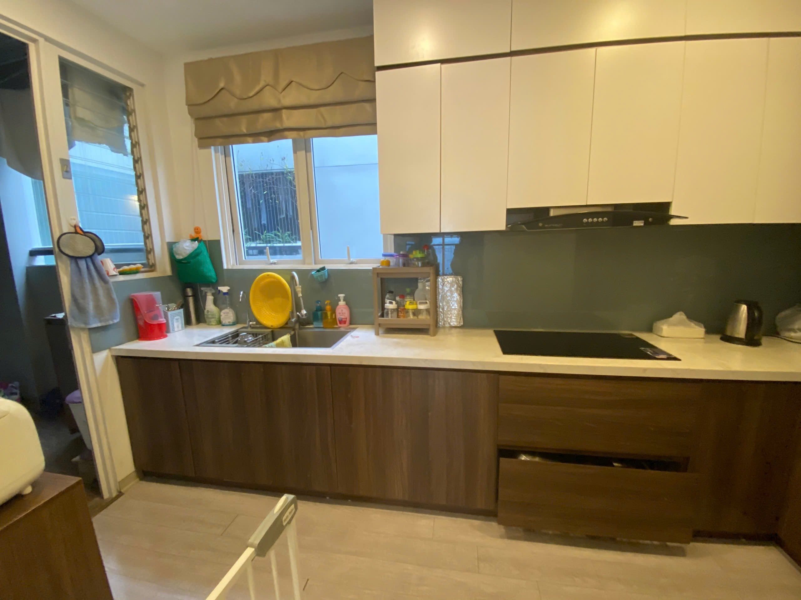 Bán căn hộ 3PN ở Seasons Avenue dt 117m2 rộng rãi, giá 7.x tỷ 3