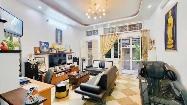 Cho thuê nhà ngõ 136 Chùa Láng Đống Đa 95m x 4T giá 17TR, full đồ, 100m ra bãi gửi ô tô