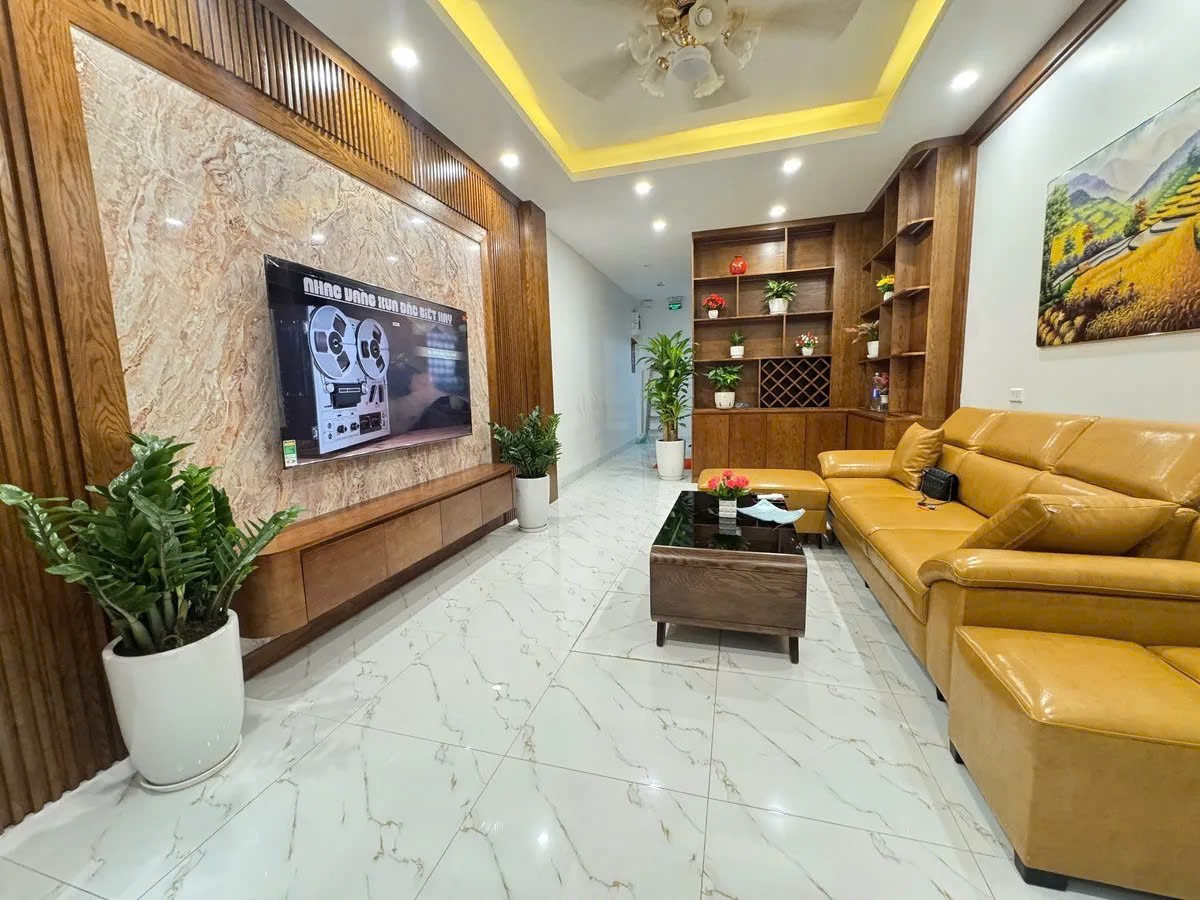 NHÀ MỚI 7 TẦNG THANG MÁY TRẦN CUNG – GẦN PHỐ - GIÁ 10 TỶ 8 2