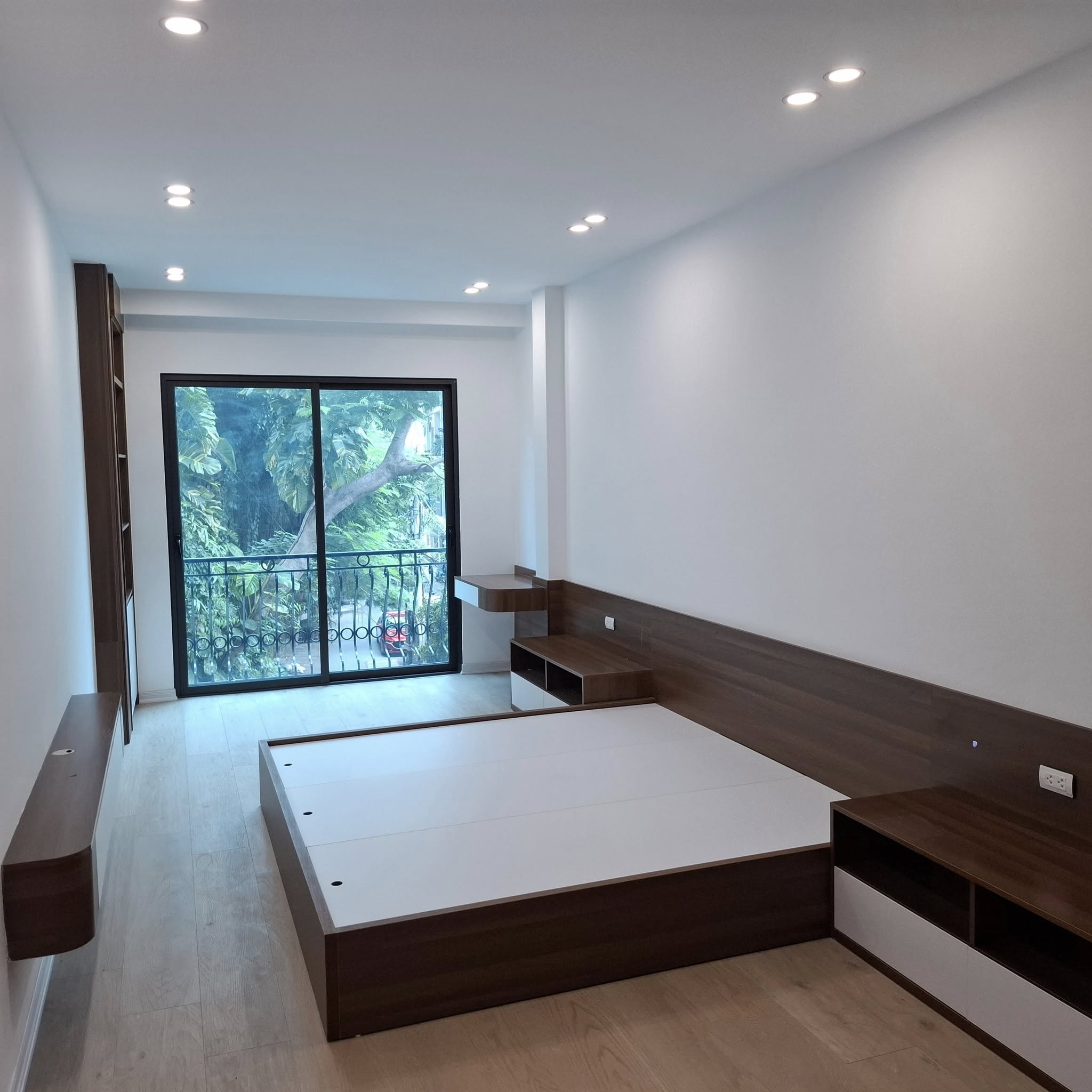BÁN NHÀ TRUNG TÂM QUẬN ĐỐNG ĐA NHÀ MỚI 7 TẦNG THANG MÁY KINH DOANH Ô TÔ VÀO NHÀ 40M 13 TỶ 2