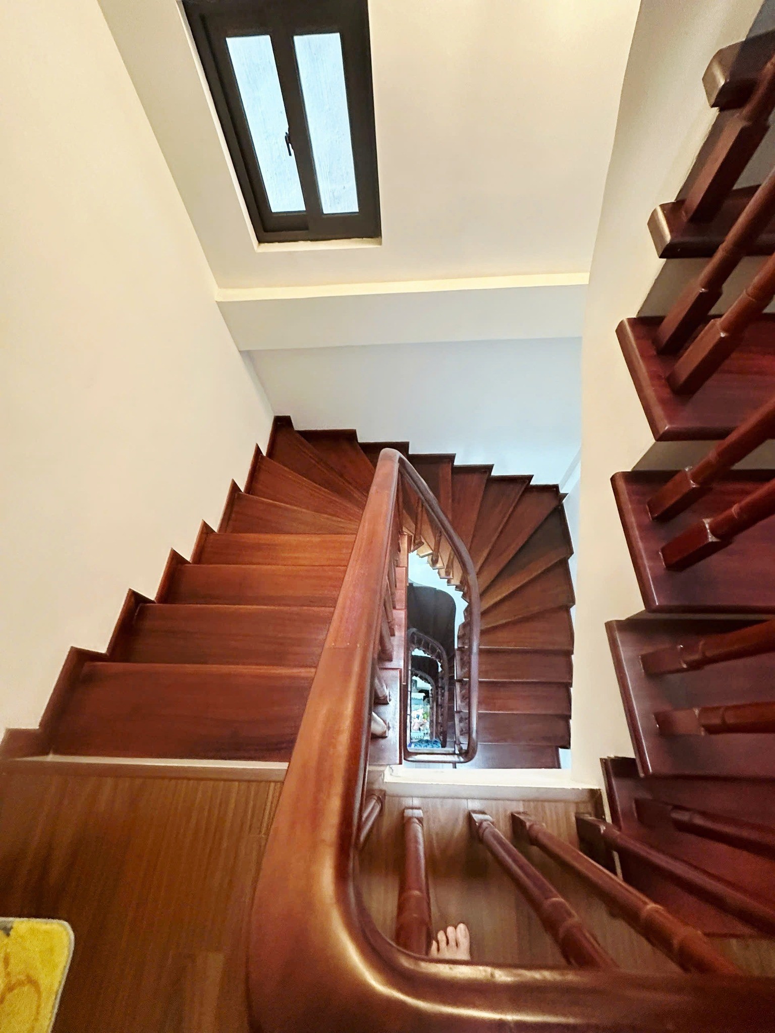 BÁN NHÀ TRUNG TÂM QUẬN ĐỐNG ĐA VỊ TRÍ ĐẸP THIẾT KẾ HIỆN ĐẠI GẦN PHỐ 5 TẦNG 9 TỶ 3