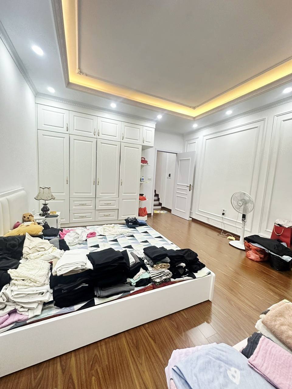 BÁN NHÀ TRUNG TÂM QUẬN ĐỐNG ĐA VỊ TRÍ ĐẸP THIẾT KẾ HIỆN ĐẠI GẦN PHỐ 5 TẦNG 9 TỶ 4