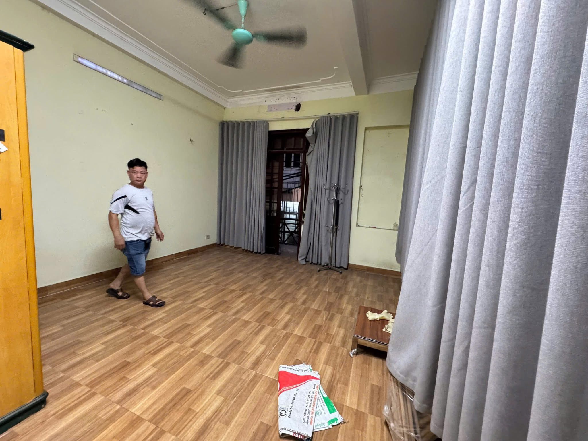 BÁN NHÀ TRUNG TÂM QUẬN THANH XUÂN LÔ GÓC NGÕ Ô TÔ KINH DOANH 42M 8,2 TỶ 4