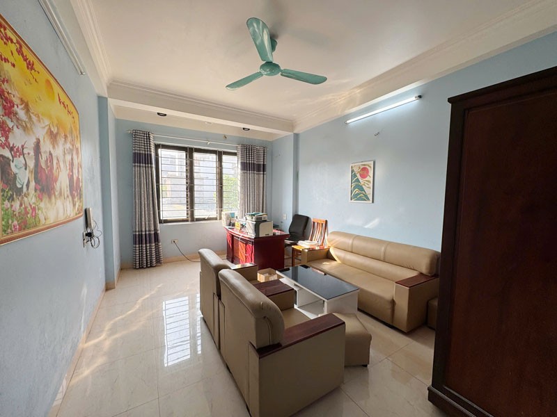 Bán nhà 4 tầng mặt phố 36 Cổ Linh 93m2 – Sau nhà có đường rộng 2,5m, gần Aeon, sổ đỏ chính chủ 2