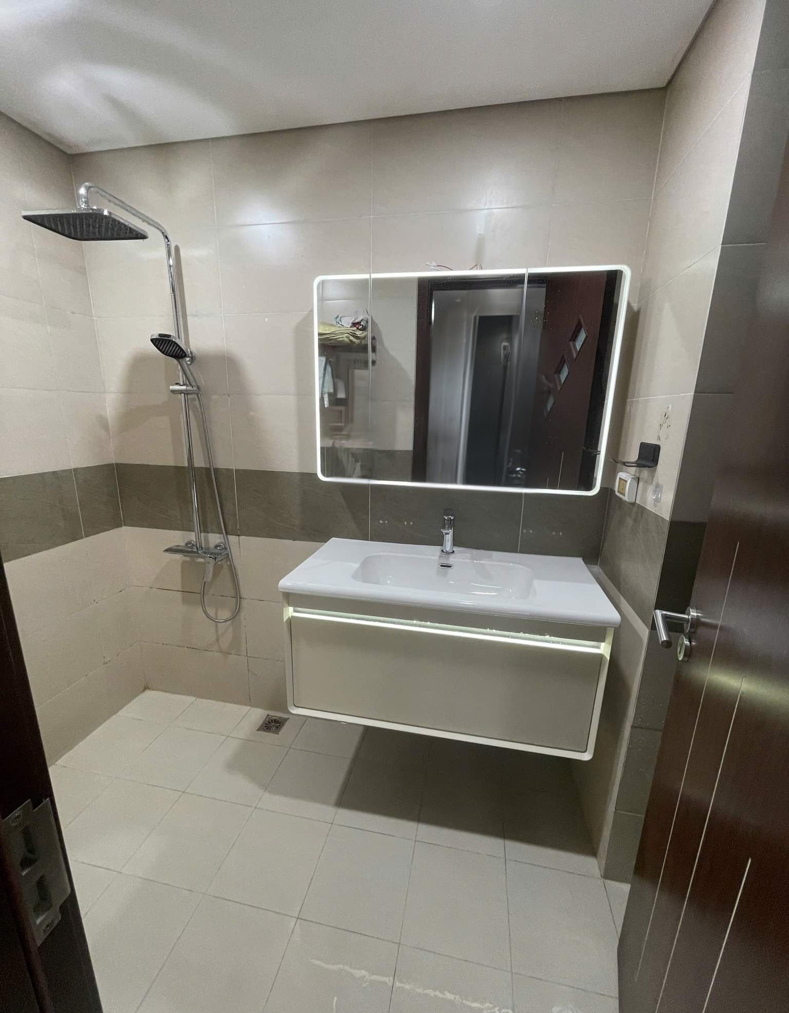 Mình cho thuê nhà đẹp, căn góc, Nguyễn Thị Định, 91m2x 4T vỉa hè 29 Tr 3