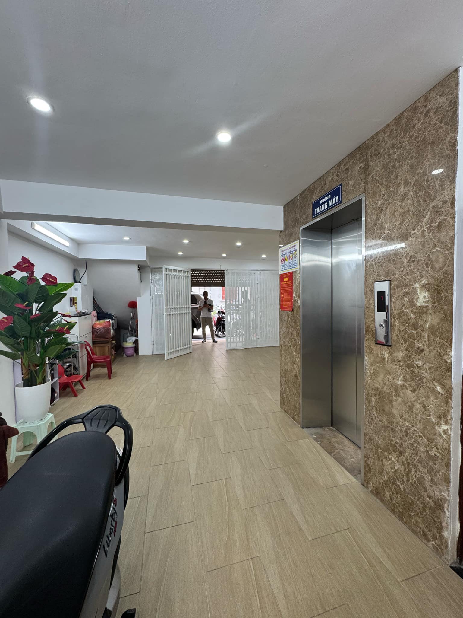 BÁN NHÀ NGUYỄN XIỂN THANH XUÂN KINH DOANH- Ô TÔ TRÁNH 8 TẦNG THANG MÁY 50M 27 TỶ 2