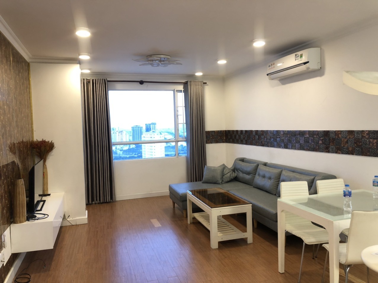 Cần cho thuê Căn hộ Phúc Thịnh Quận 5, Dt : 76 m2, 2PN, 1WC, Giá : 10.5 tr/th,