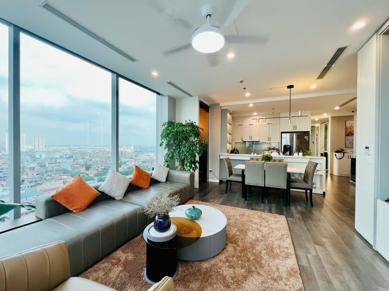 Cần bán Căn hộ chung cư đường Xuân Thủy, Phường Dịch Vọng Hậu, Diện tích 95m², Giá Thương lượng