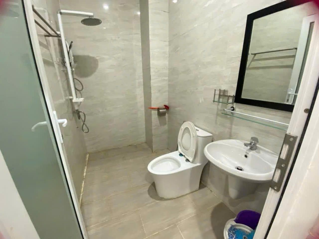 Cho thuê căn hộ đầy đủ nội thất ngay đường Phan Trung 5tr 4