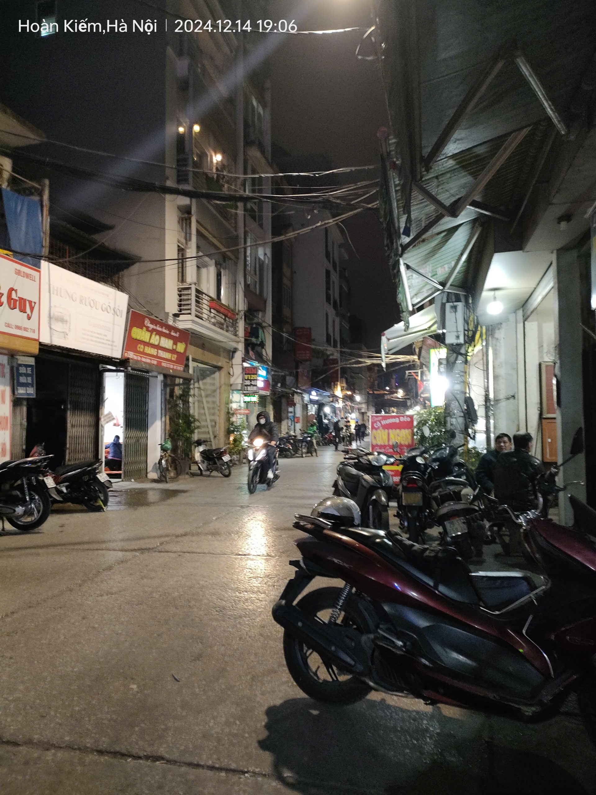 3 ngày 4 khách đàm phán mặt phố Phúc Tân 40m/43m, 3 tầng, mặt tiền 3.4m, 12 tỷ Hoàn Kiếm. 3