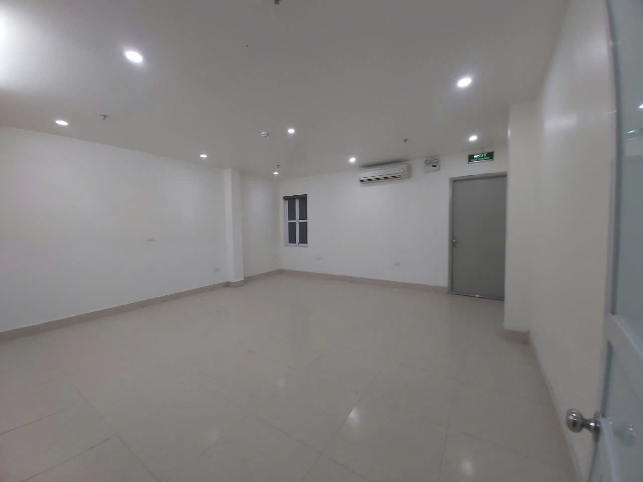 Cho thuê tòa MP Ngô Xuân Quảng.Gia Lâm, Hà Nội, 110m2x6T, MT 8m, thang máy, tầng hầm, PCCC vị trí 2