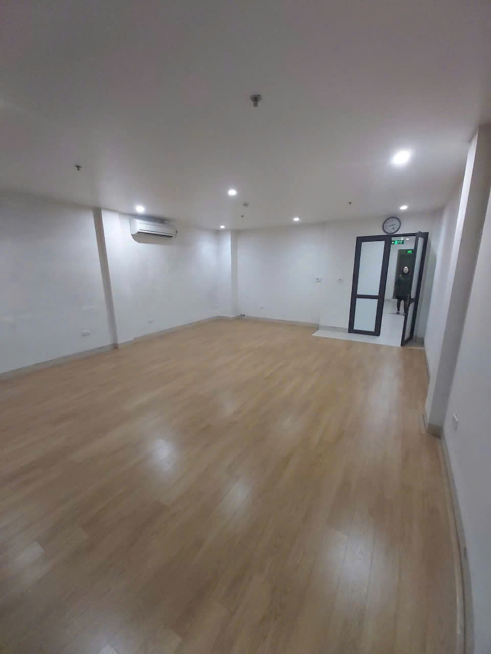 Cho thuê tòa M.P Ngô Xuân Quảng.Gia Lâm, Hà Nội, 110m2x6T,  thang máy, tầng hầm, PCCC vị trí KD 3