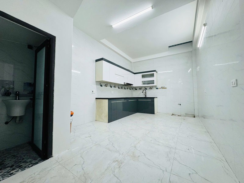 Bán Gấp Nhà 4,5 Tầng 48,2m2 Thạch Bàn - Ô Tô Tránh Gần Kề, Gần Chợ Đồng Dinh, Sổ Đỏ Sẵn Sàng!