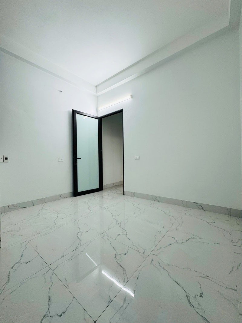 Bán Gấp Nhà 4,5 Tầng 48,2m2 Thạch Bàn - Ô Tô Tránh Gần Kề, Gần Chợ Đồng Dinh, Sổ Đỏ Sẵn Sàng! 3