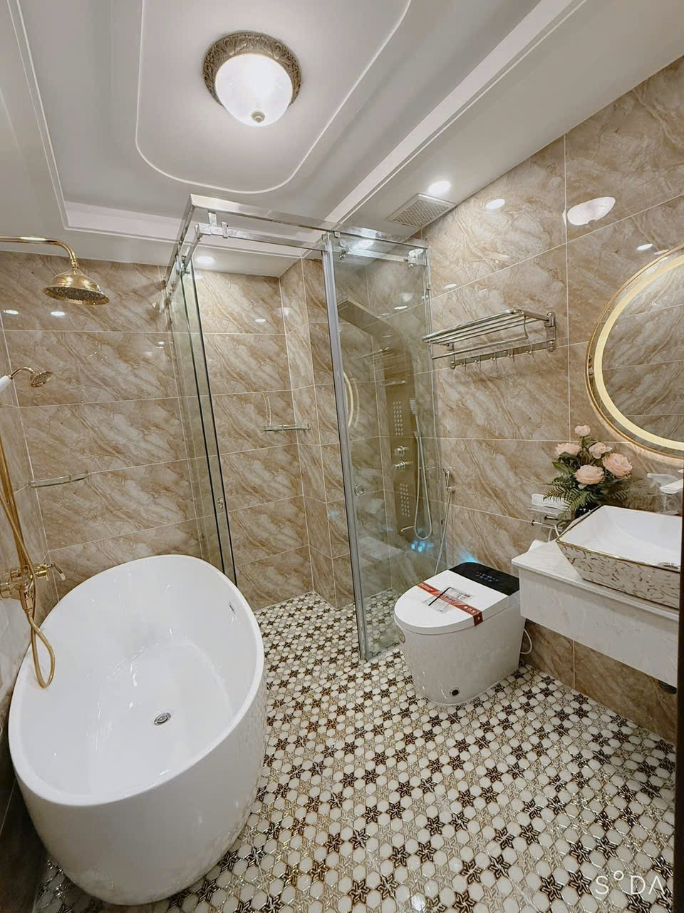 Bán nhà đường số 43 P.Bình Thuận,Quận 7 dt 4x20m,4 lầu, st mới đẹp 4