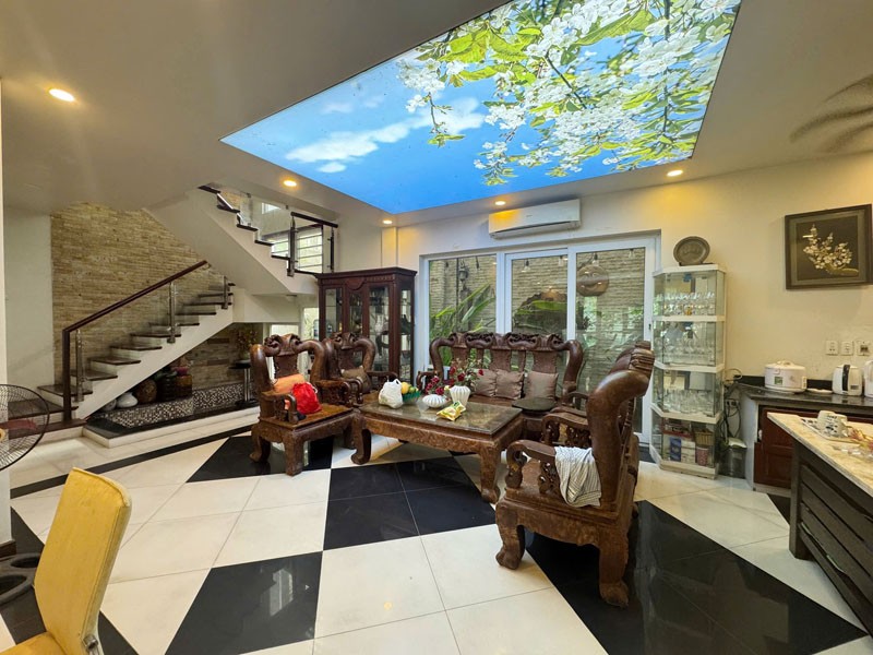 Cần Bán Gấp Biệt Thự Sân Vườn KĐT Sài Đồng 179m2 View Hồ, Mặt Tiền Rộng, Nội Thất Cao Cấp 2