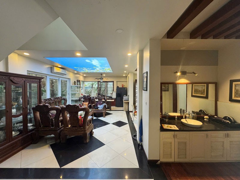 Cần Bán Gấp Biệt Thự Sân Vườn KĐT Sài Đồng 179m2 View Hồ, Mặt Tiền Rộng, Nội Thất Cao Cấp 3