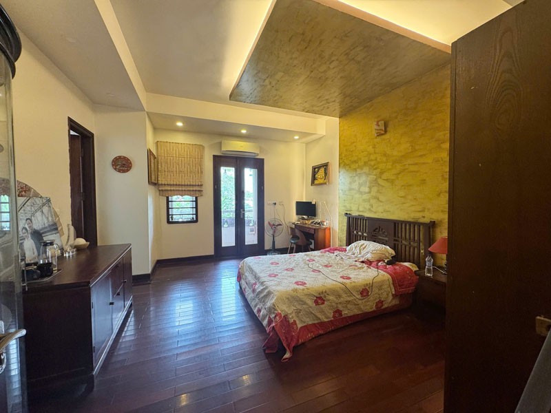 Cần Bán Gấp Biệt Thự Sân Vườn KĐT Sài Đồng 179m2 View Hồ, Mặt Tiền Rộng, Nội Thất Cao Cấp 4