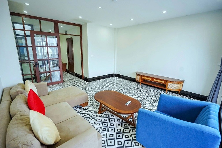 Cho thuê căn hộ thông tầng cao cấp, rộng 190m2, 3PN tại Xuân Diệu, Tây Hồ, đầy đủ nội thất