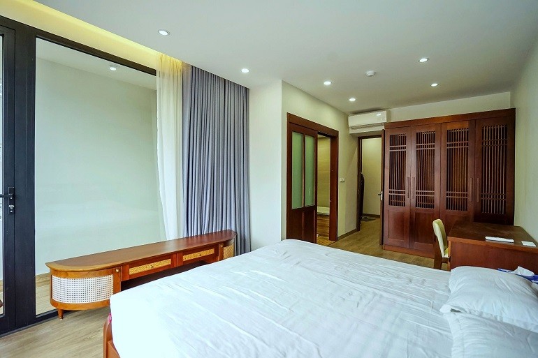 Cho thuê căn hộ thông tầng cao cấp, rộng 190m2, 3PN tại Xuân Diệu, Tây Hồ, đầy đủ nội thất 9
