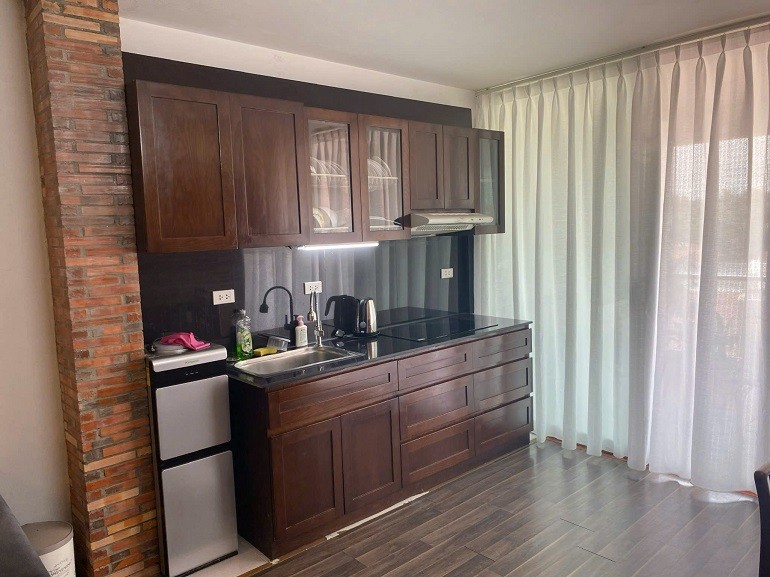 Cho thuê căn hộ 1PN rộng 65m2 tại Đặng Thai Mai, Tây Hồ, đủ đồ, ban công to 5